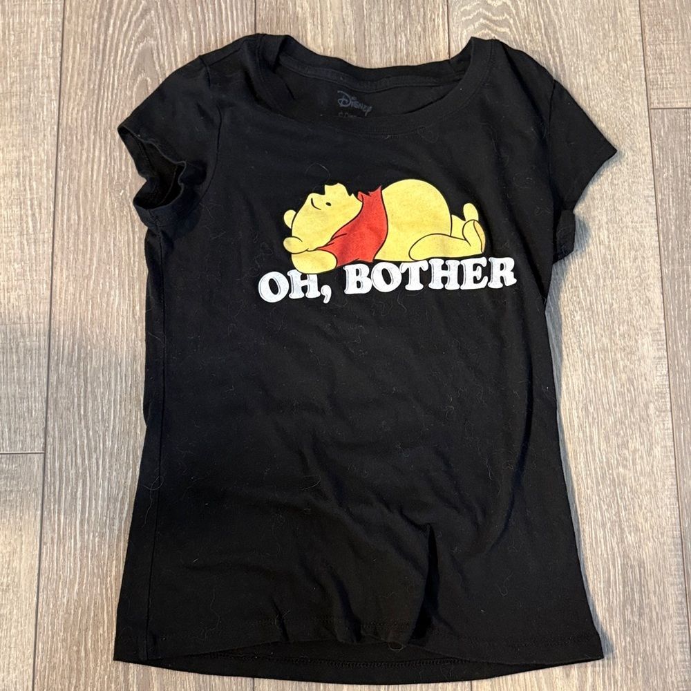 Disney Black T-Shirt with Winnie the Pooh Design youth large